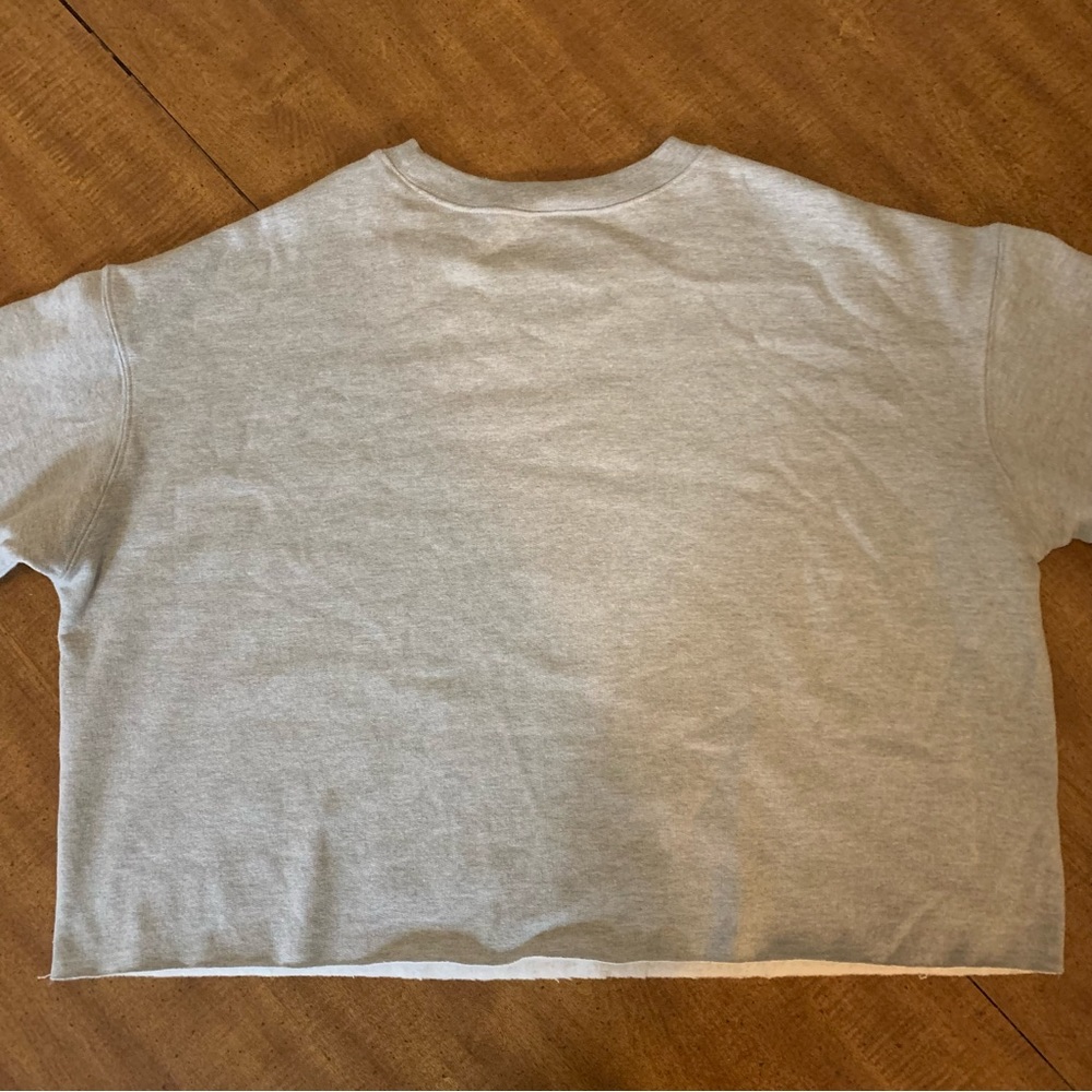 Tom & Jerry Cropped Sweatshirt - Picture 2 of 3